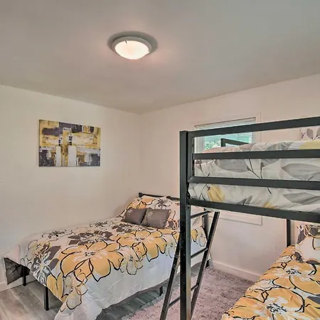 Daytona Beach Escape With Studio Less Than 3 Mi To Beach!